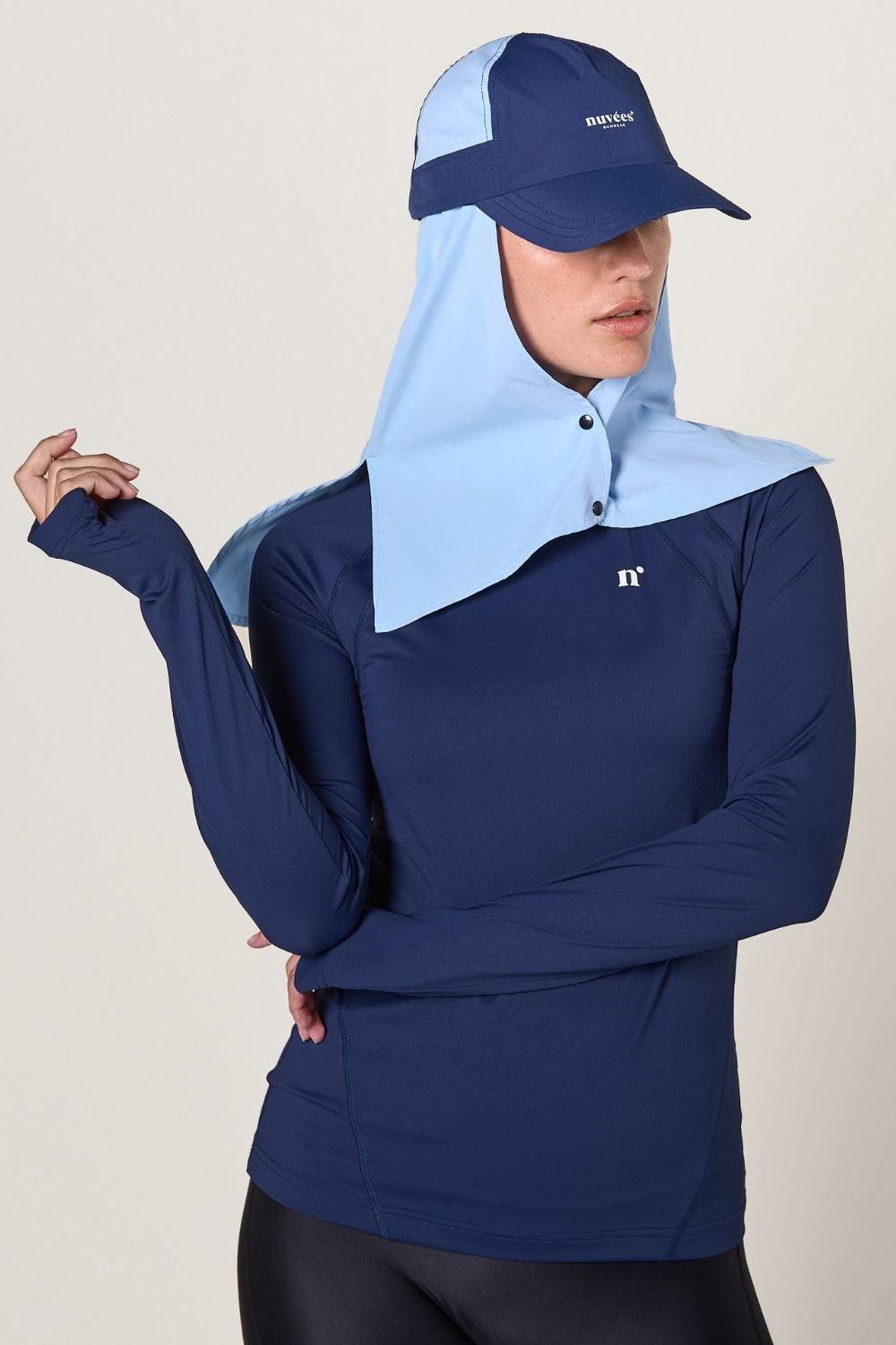 Casquette anti-UV bleu pour femme, avec tissu léger et protection solaire UPF50+, idéale pour les activités de plein air.