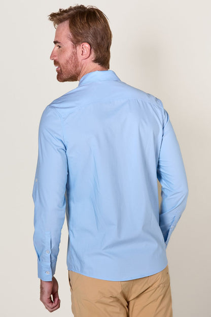 Chemise anti-UV bleue pour homme, manches longues, UPF 50+, idéale pour la protection solaire en extérieur.